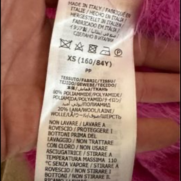 Gucci authentic Pink Shag Knit Cardigan. New. No used. XS - Picture 6 of 10